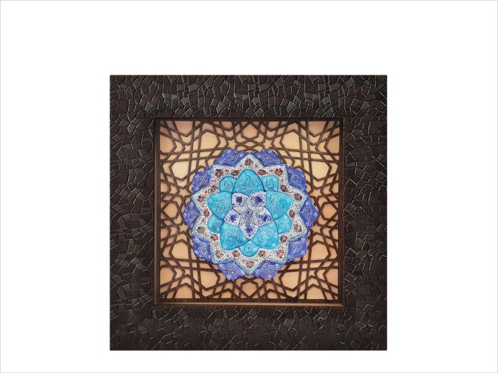 تابلو چوبی مشبک میناکاری شده تابلو چوبی مشبک میناکاری شده