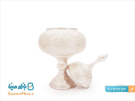 گز خوری پایه دار نقره نما
