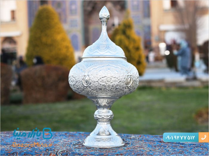 گز خوری پایه دار نقره نما