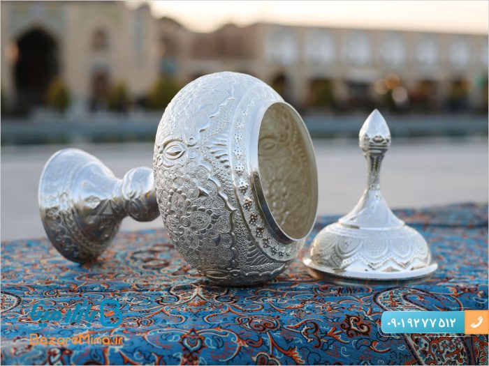 گز خوری پایه دار نقره نما