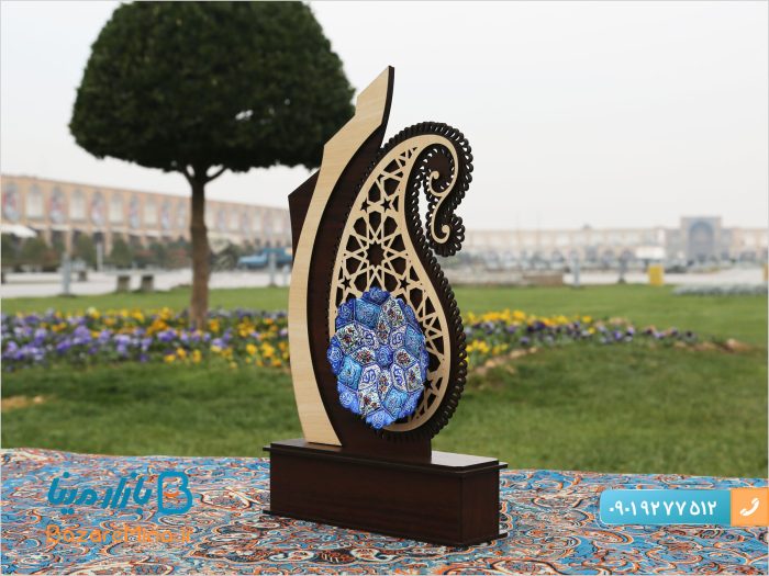تندیس میناکاری شده طرح سرو