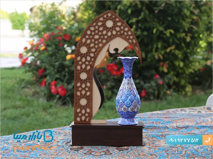 تندیس گلدان میناکاری شده طرح معلم