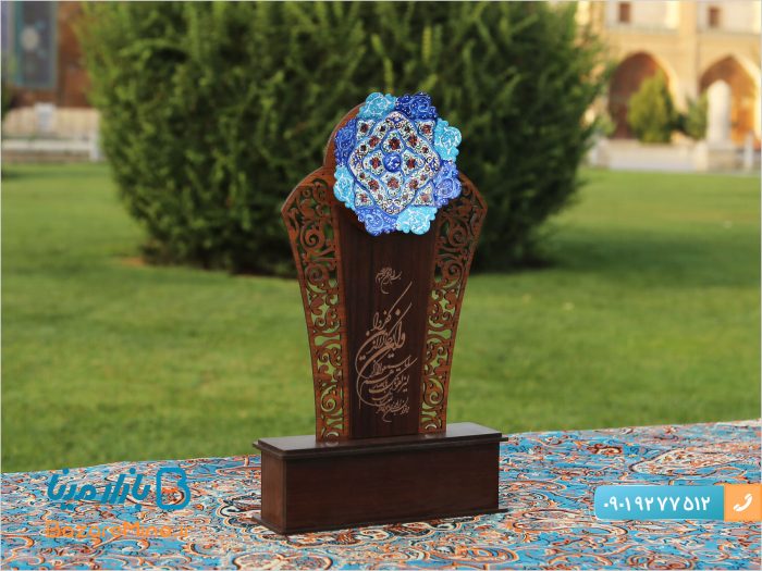 تندیس میناکاری وان یکاد طرح آیه
