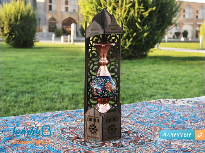 گلدان میناکاری و پایه چوبی طرح پارسیان