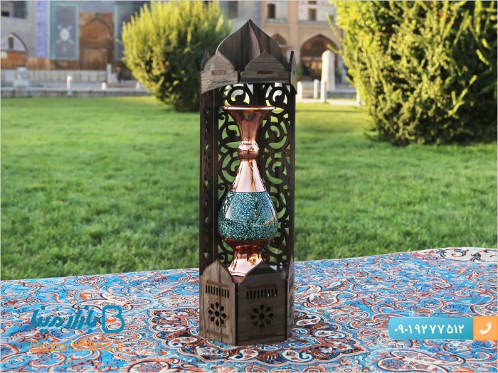 گلدان میناکاری و پایه چوبی طرح پارسیان